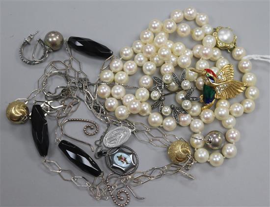 A single string of cultured pearls with 14ct gold, diamond and pearl clasp and sundry costume jewellery